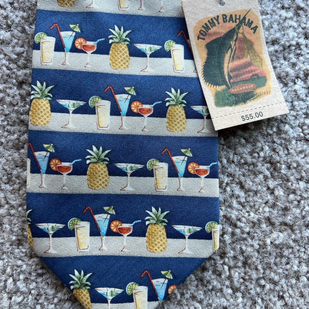 NWT Tommy Bahama Blue and Yellow Tropical Pineapple Cocktail Tie Striped